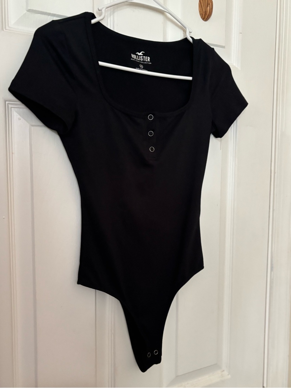 Hollister Black Short-Sleeve Scoop Neck Bodysuit XS